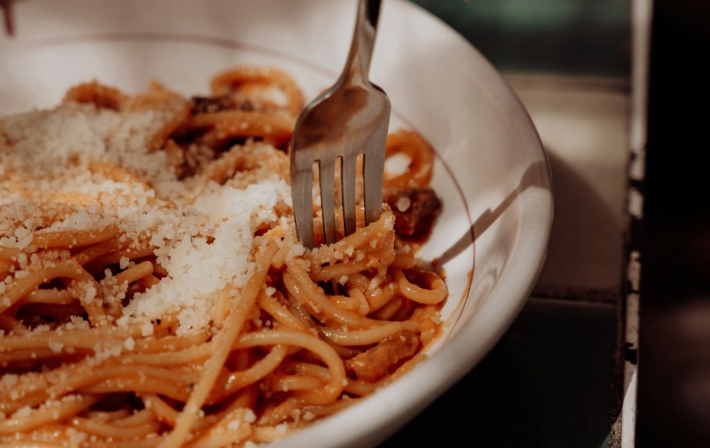 a plate of spagghetti